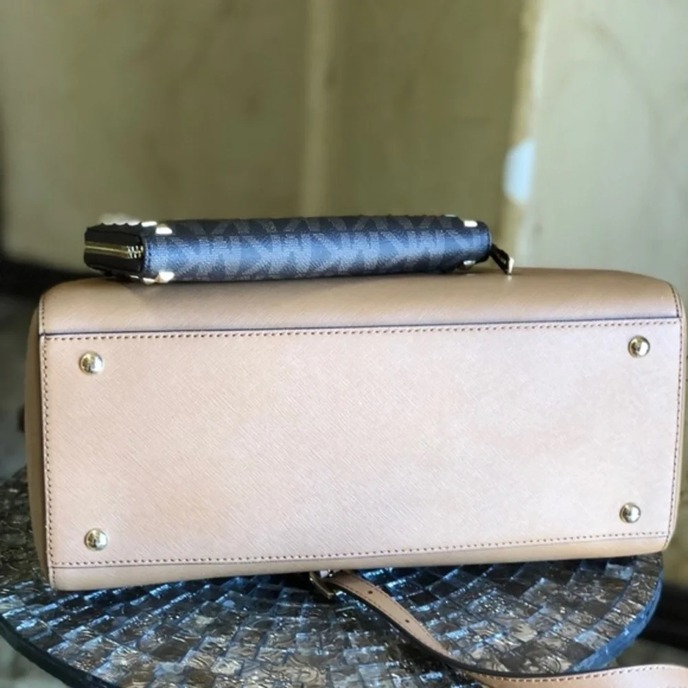 Michael Kors Large saffiano leather satchel+wallet